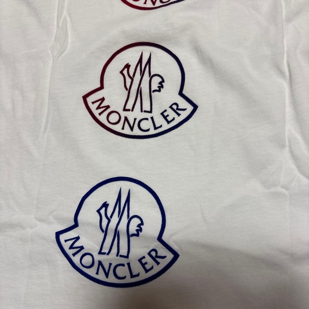 ビッグサイズ　モンクレール　ロゴ入り　Tシャツ