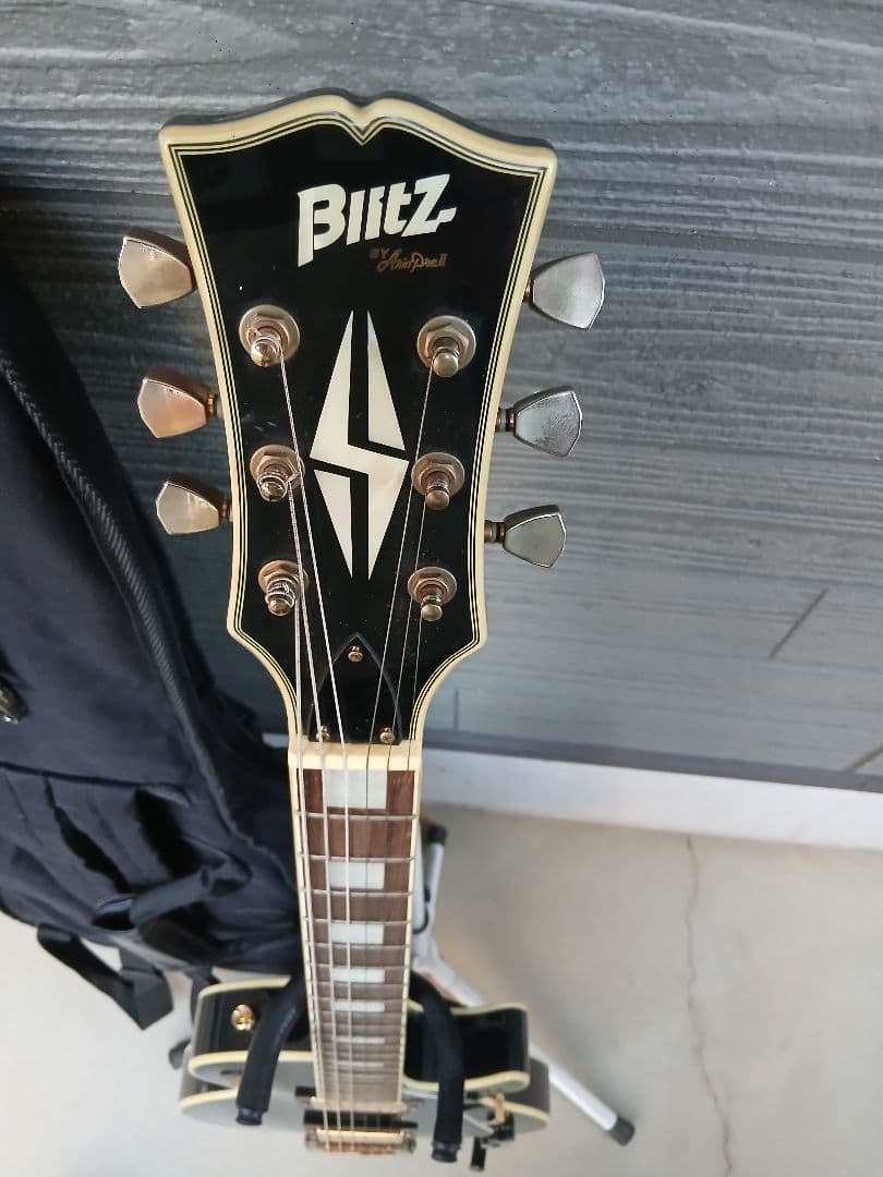 Blitz ブラック ブリッツのレスポールカスタム(ギターケース付き)