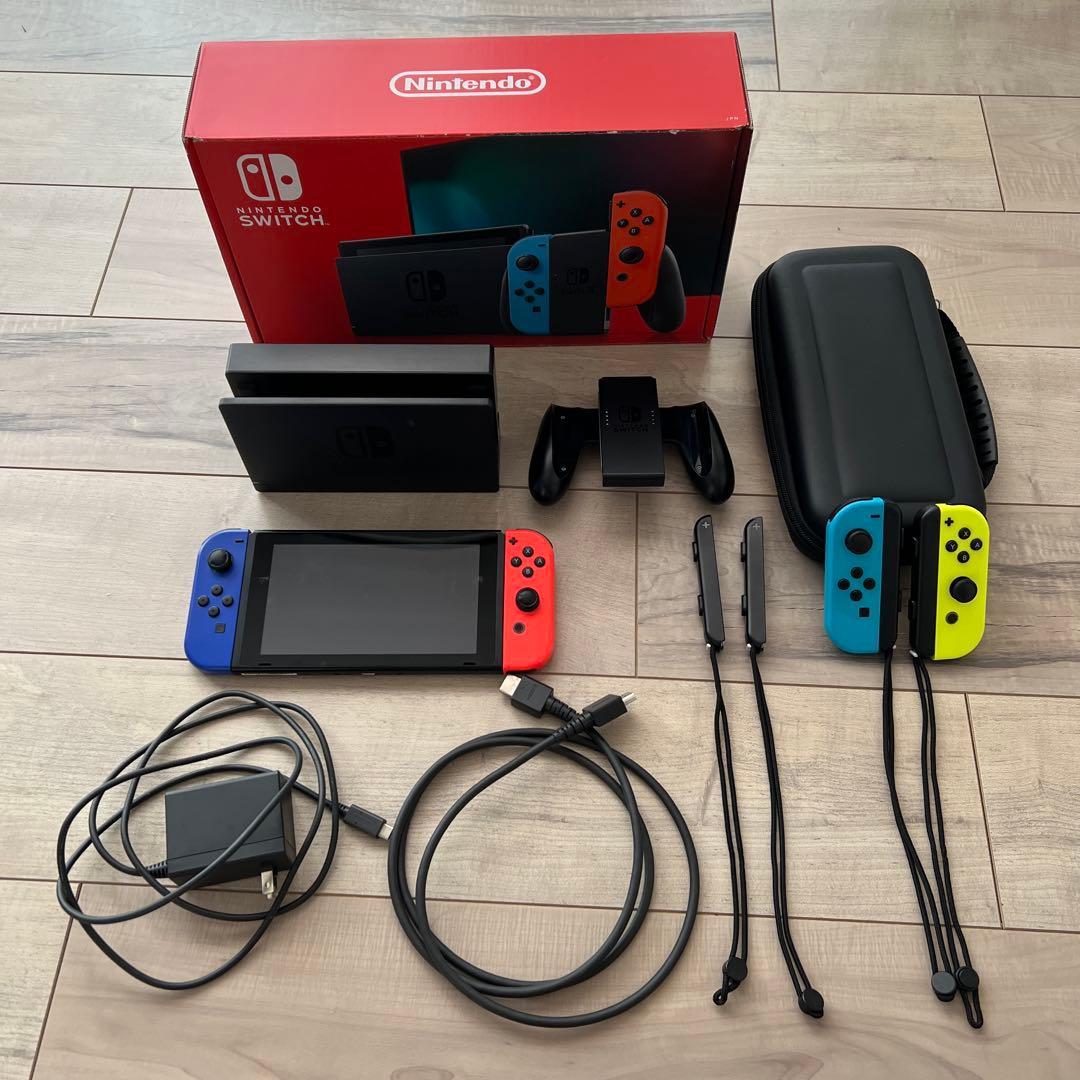み*ん様 Nintendo Switch 付属品完備　ケースと別購入Joy-Co