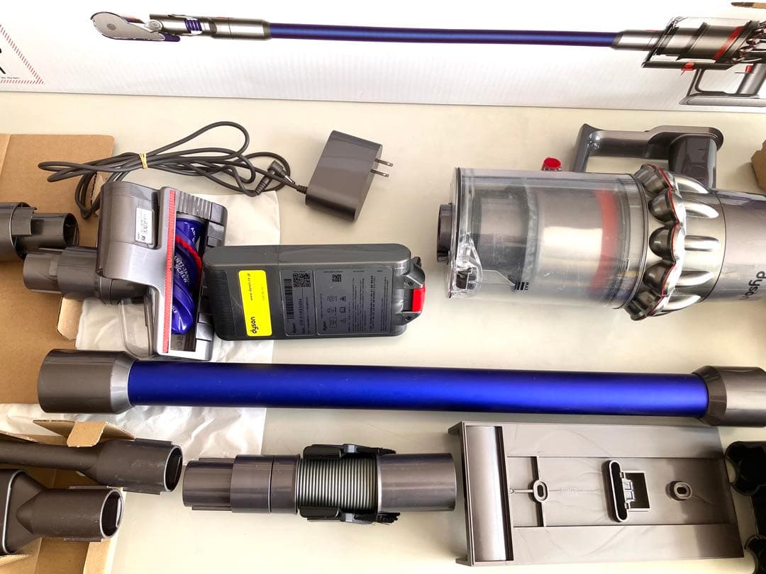 アキコさん専用　dyson ダイソン V11 （SV15）　used