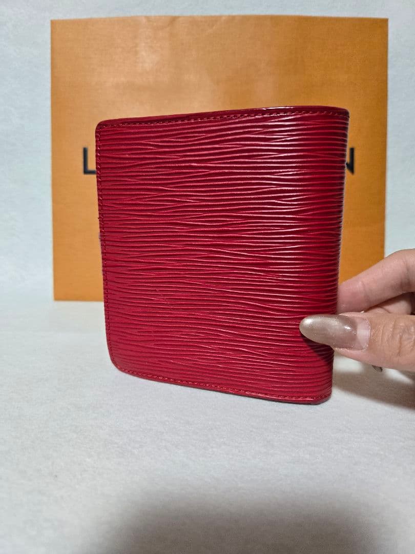 新品同様☆LOUIS VUITTON ルイヴィトン エピ 二つ折り財布 レッド