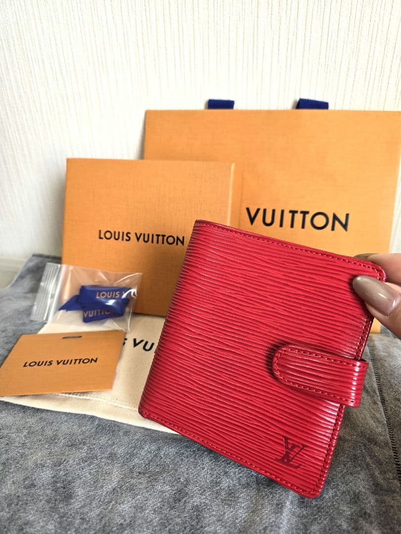 新品同様☆LOUIS VUITTON ルイヴィトン エピ 二つ折り財布 レッド