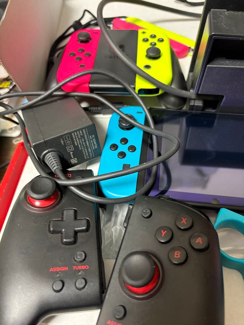 Nintendo Switch 本体 多彩なJoy-Con付き