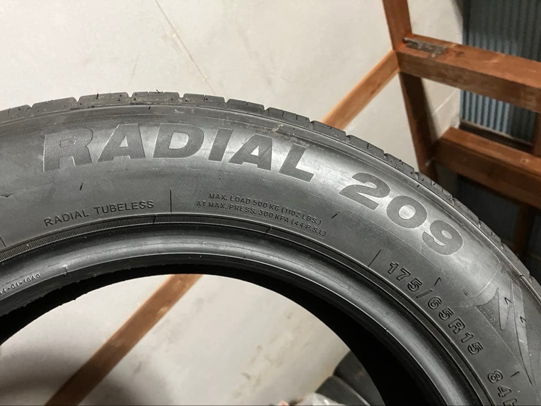 送料無料！2023年バリ山！ミネルバ175/65R15 コンパクトカー