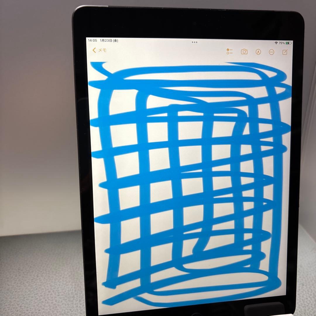 iPad8 32G Wi-FiとSIMフリー PSEパッテリー新品再交換100％
