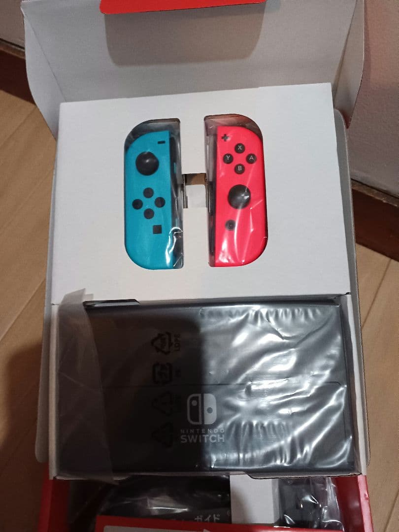 【新品未使用】Nintendo ネオンブルー/ネオンレッド & ホワイト２台