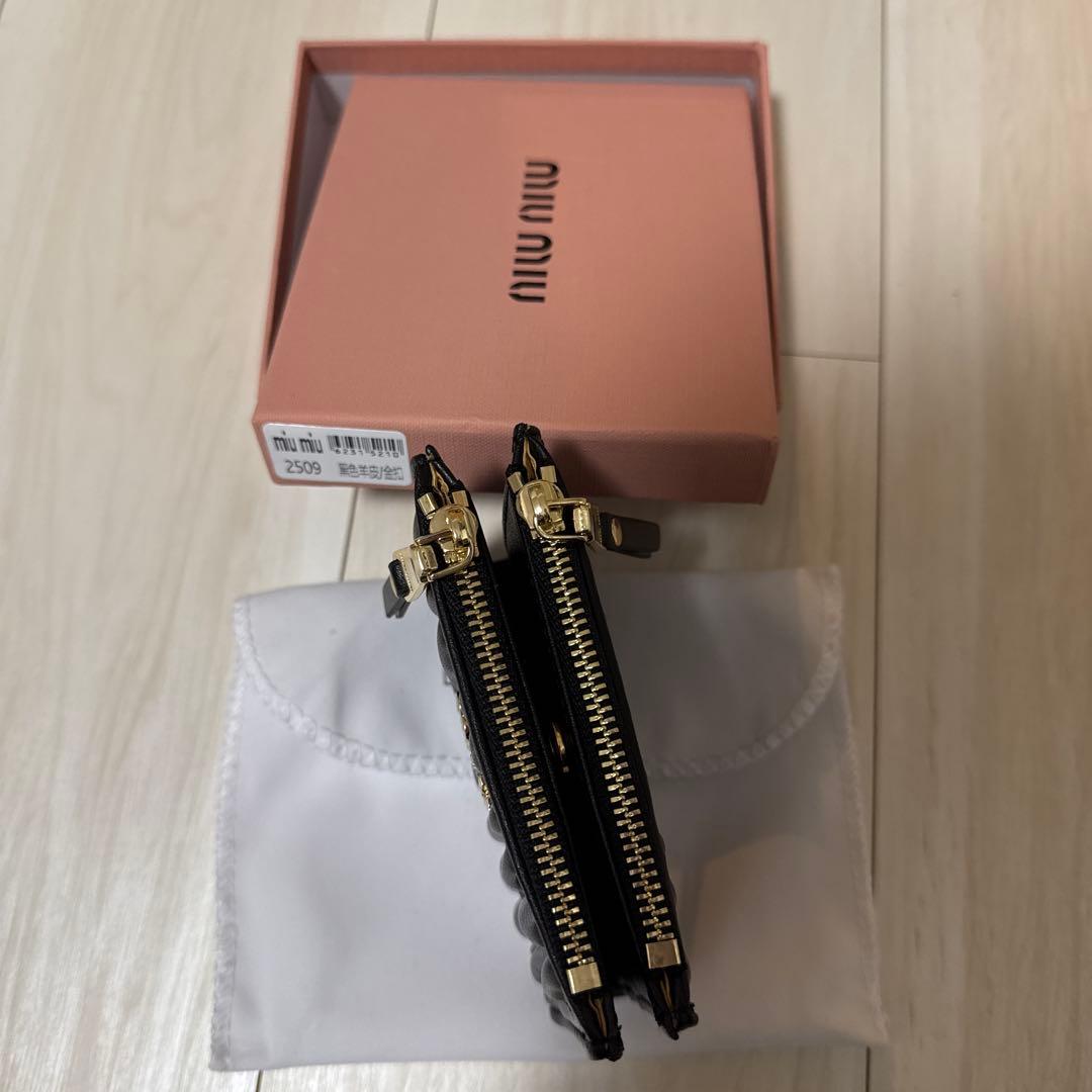 【新品未使用】MIU MIU マテラッセ 黒 二つ折り財布