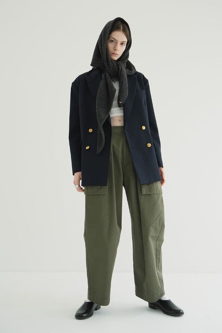 【yu】OVER SHOULDER GOLD BUTTON BLAZER