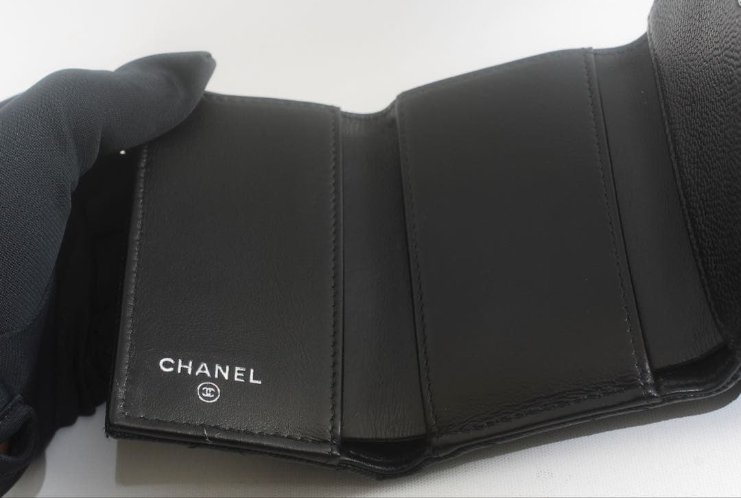 シャネル＊CHANEL＊キャビアスキン＊マトラッセ＊三つ折り財布