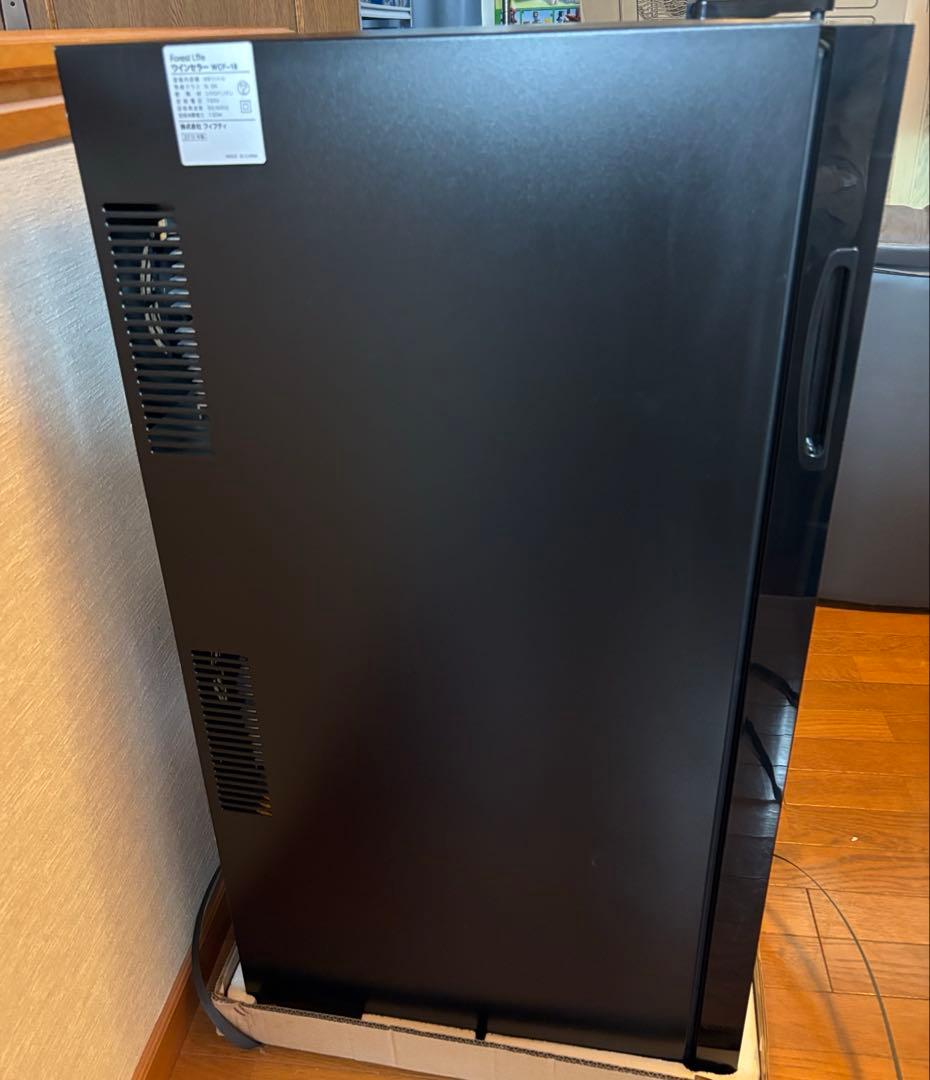 フィフティ　ワインセラー49L　18本収納　WCF-18