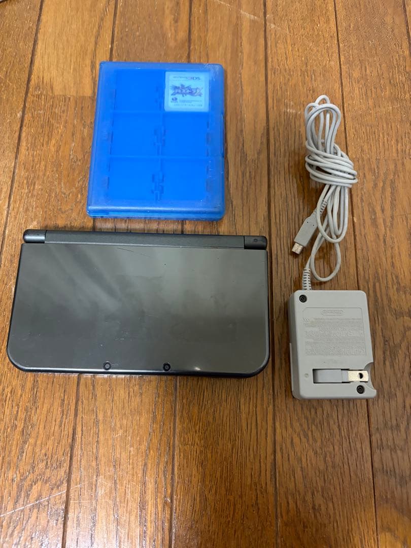 New 3DS LL 本体 充電器 ゲームカートリッジ付き