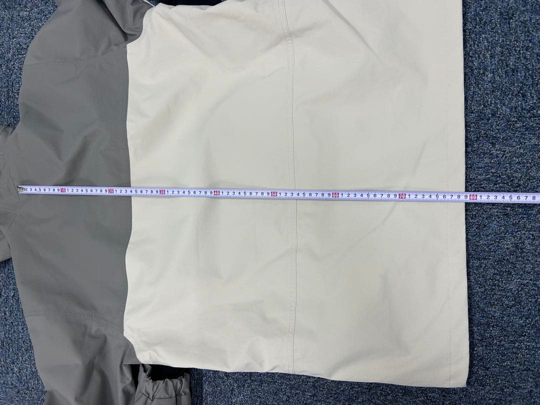 ①未使用　NOMADIK 777 JKT GRAY.BEIGE XLサイズ