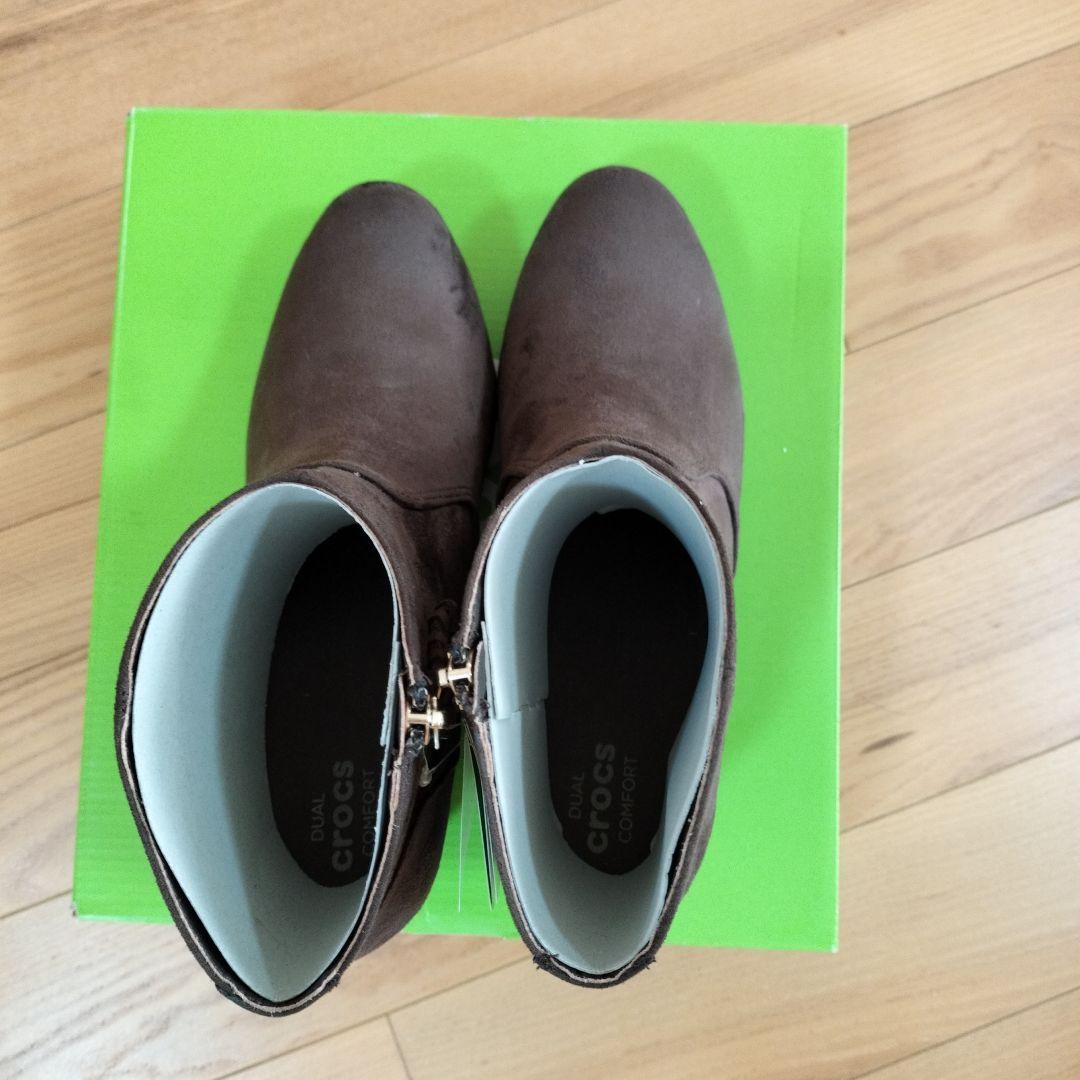 【新品タグ付き】crocs ブラウン ウェッジヒールブーツ