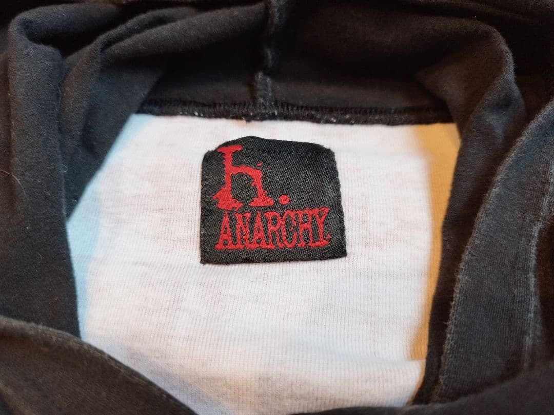 h.NAOTO ANARCHY フード付き黒Tシャツ 赤チェック エイチナオト