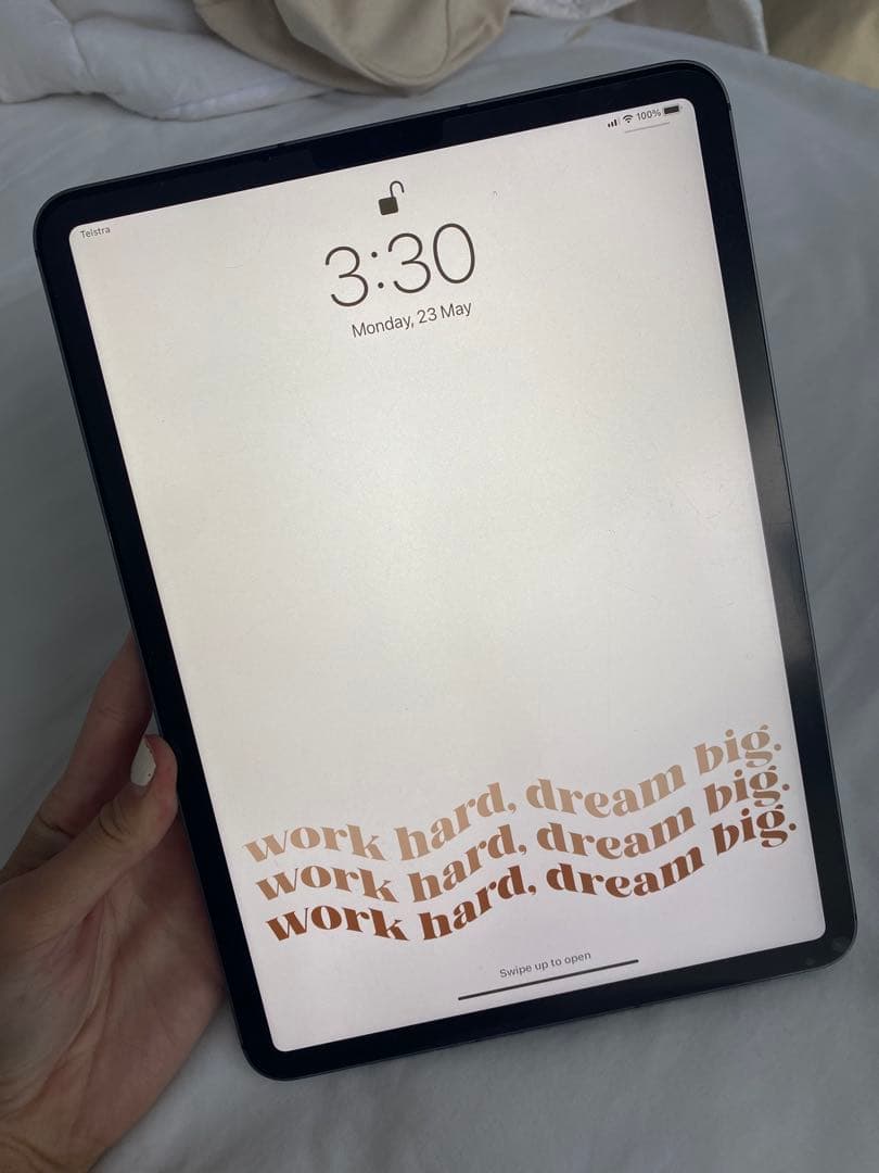 Apple iPad 11インチ スペースグレー
