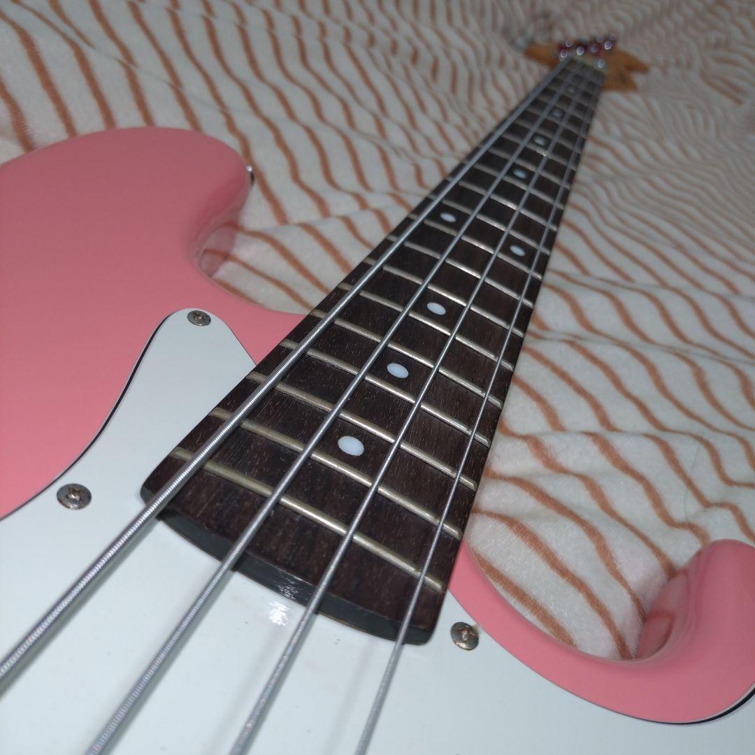 mavis JazzBassタイプ　ピンクカラー