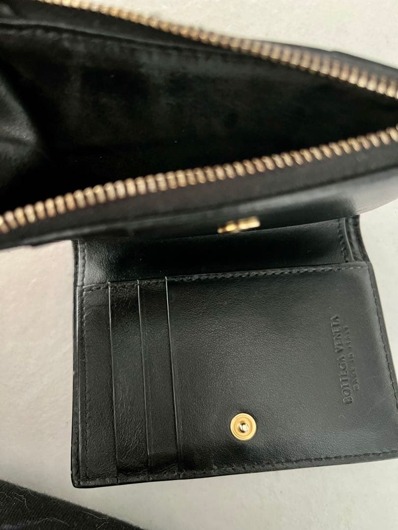 Bottega Veneta ブラックレザー二つ折り財布