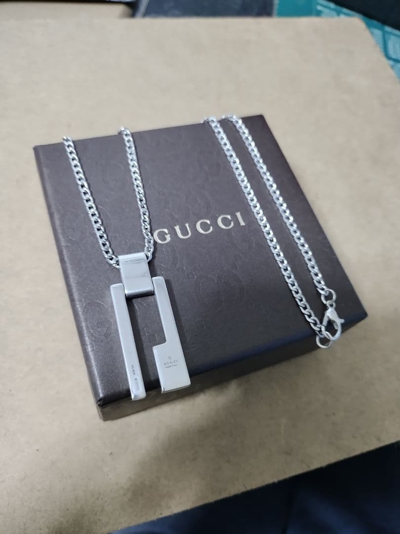 GUCCI グッチ シルバー925 Gネックレス イタリア製 高級感あり
