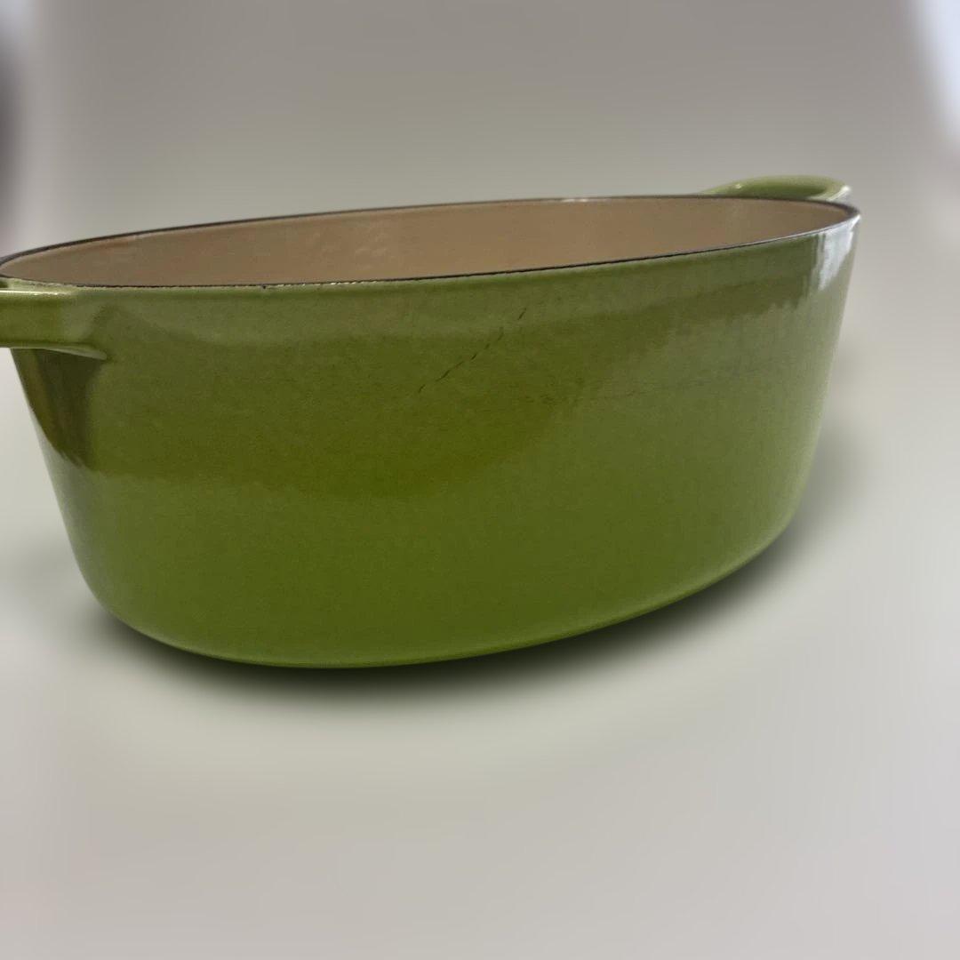 LE CREUSET 緑色の鋳鉄製両手鍋 蓋付き27CM