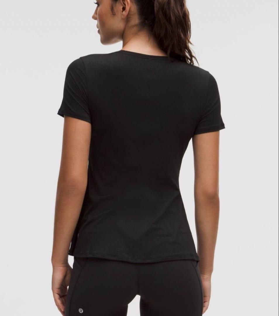ルルレモンLightweight Flowy Hem Short-Sleeve