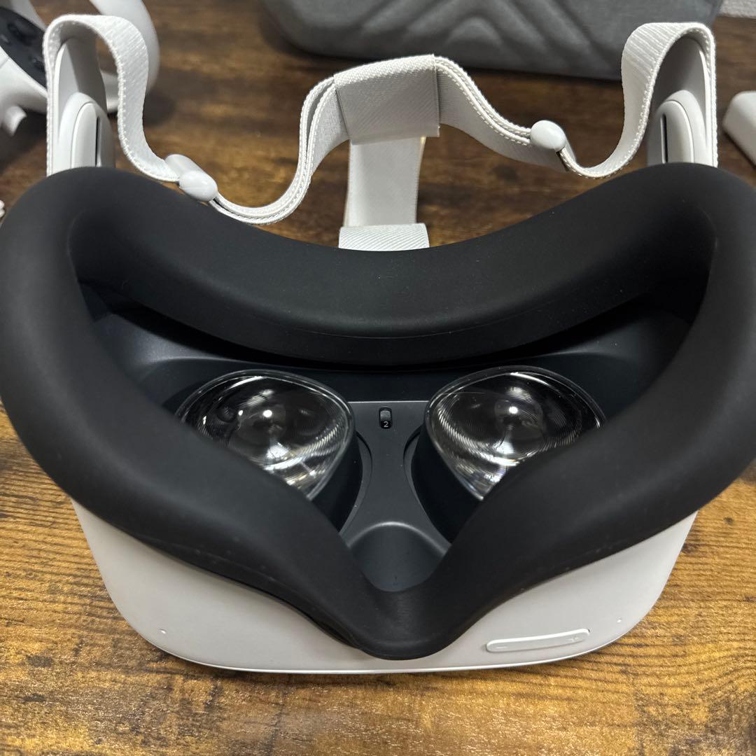 美品　  Quest 2 128GB VRヘッドセット　②