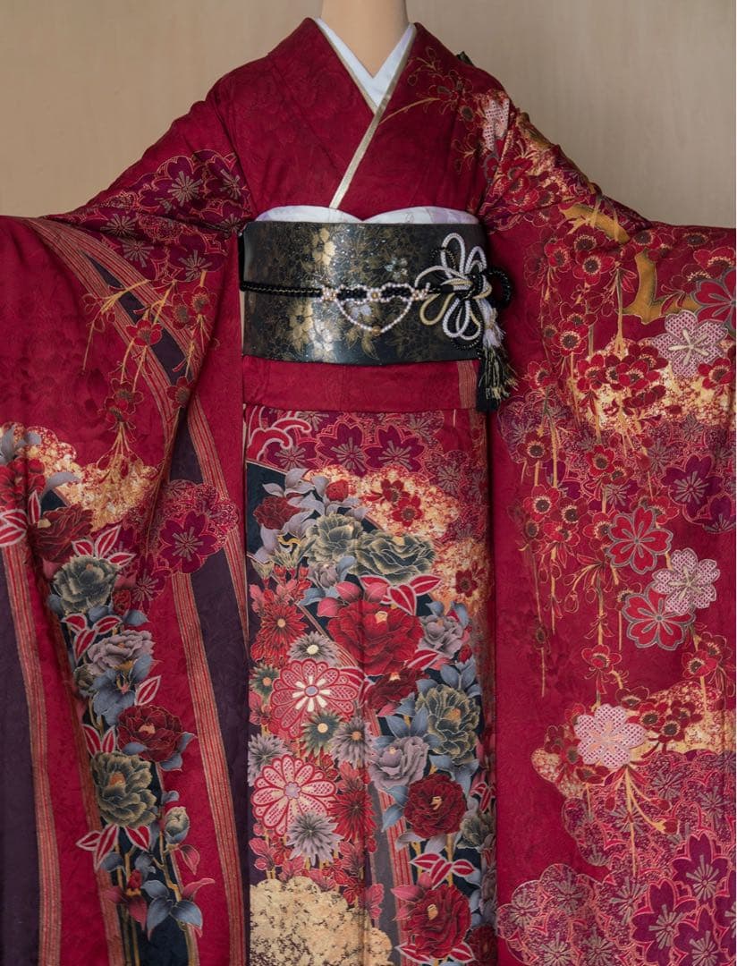 振袖 山本寛斎 KANSAI 華徒然 落款あり　草花　えんじ色　着物単品販売