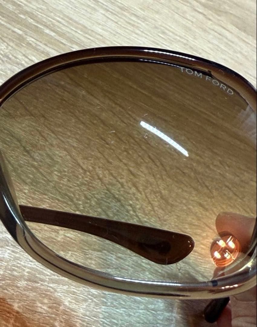 キ*ヨ様 TOMFORD グラデーション オーバーサイズ サングラス バタフライ