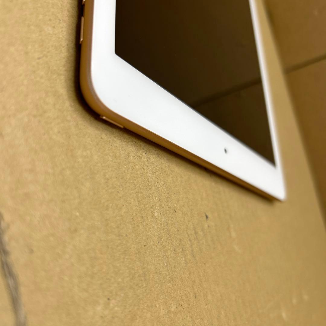 J*K様 Apple iPad (第６世代) Wi-Fi 32GB ゴールド