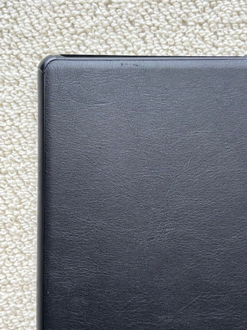 匿名配送:Kindle Paperwhite 第10世代 本体 黒 カバー付き