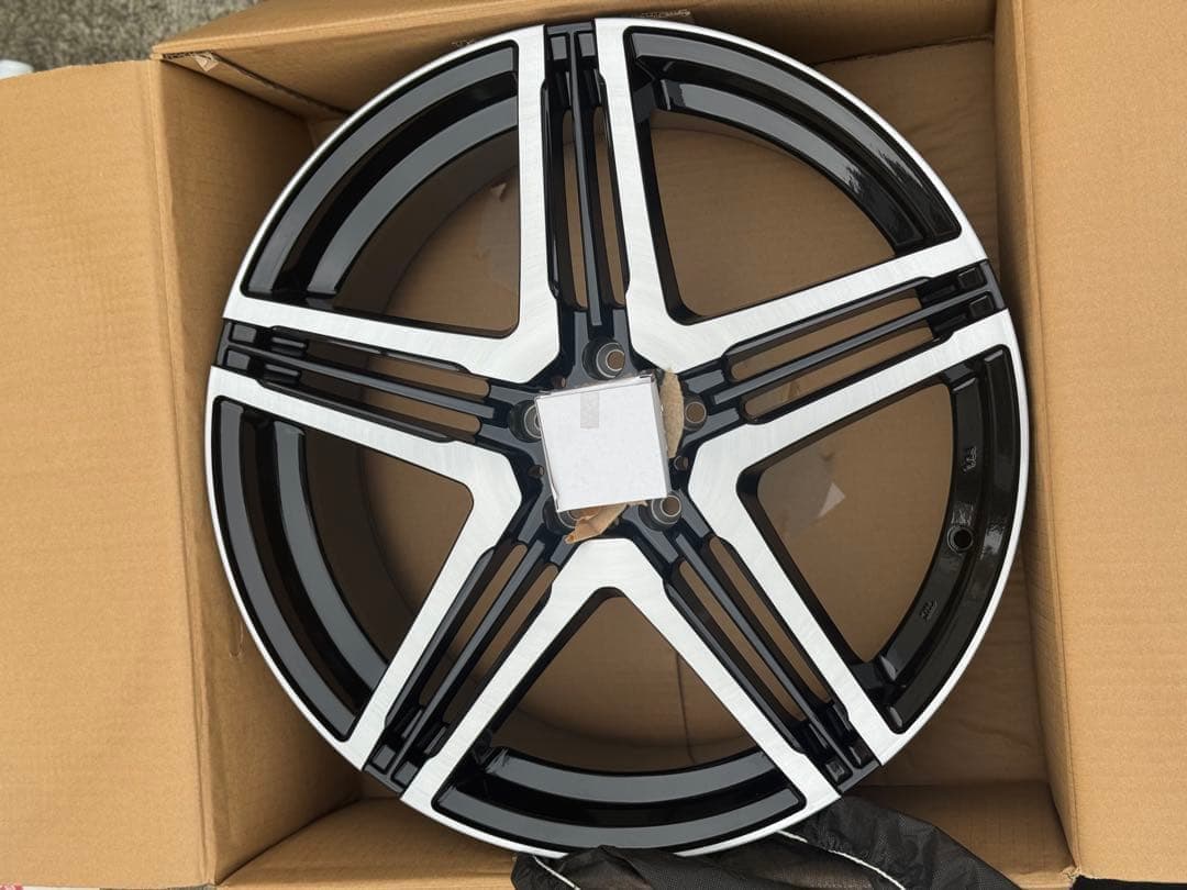 Advanti RACING 20×8.5J +35 5穴 114.3 4本