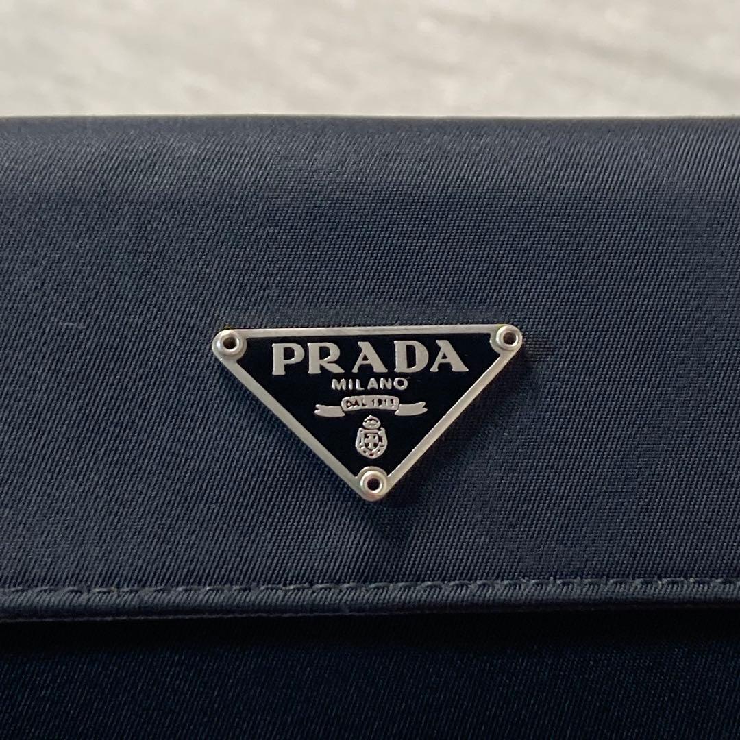 月末限定値下げ　PRADA プラダ　三つ折り　財布　二つ折り　黒　三角ロゴ　定番