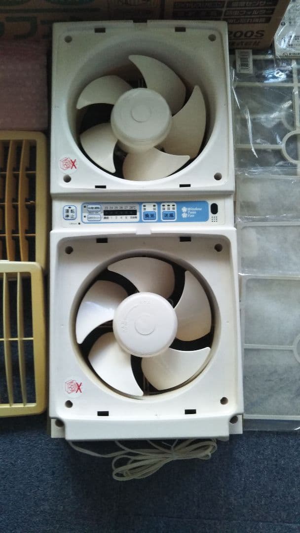 換気扇 ツインファン 同時給排型窓用　 高須産業 FMT-200S