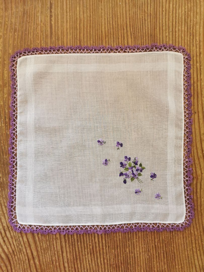 アンティーク タティングレース 菫刺繍のローンハンカチ ラベンダーヴァイオレット