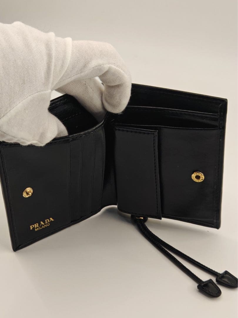 PRADA 二つ折り財布 ブラック レザー　美品