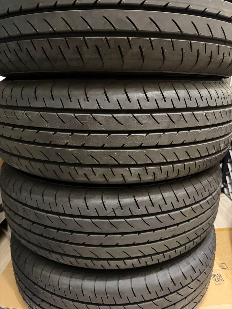 ②送料無料！215/65R16 ヨコハマBluEarth E51A バリ山イボ付