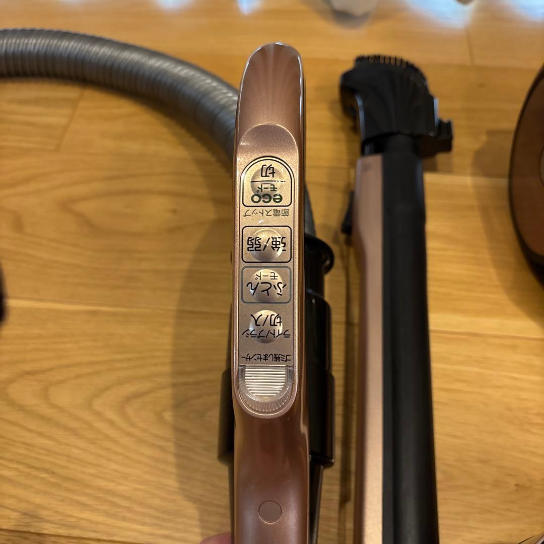 TOSHIBA サイクロン式キャニスター掃除機