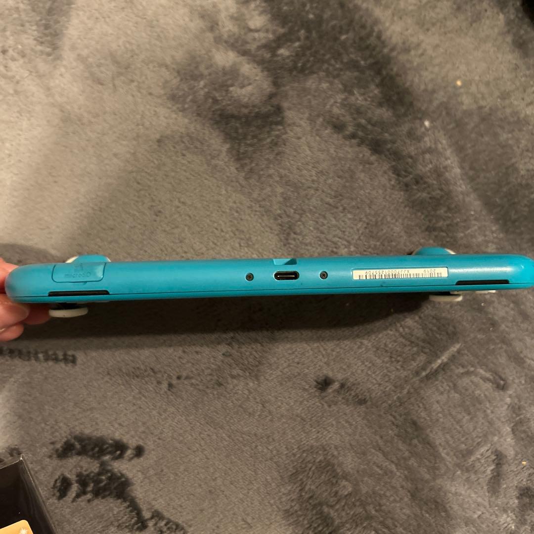 任天堂スイッチライト　ターコイズブルー