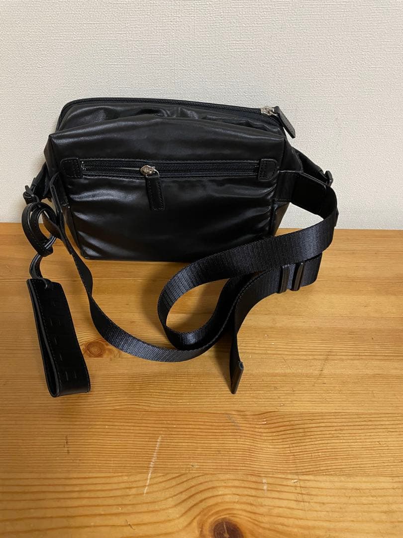 ペレボルサチアーズ ボディバッグ