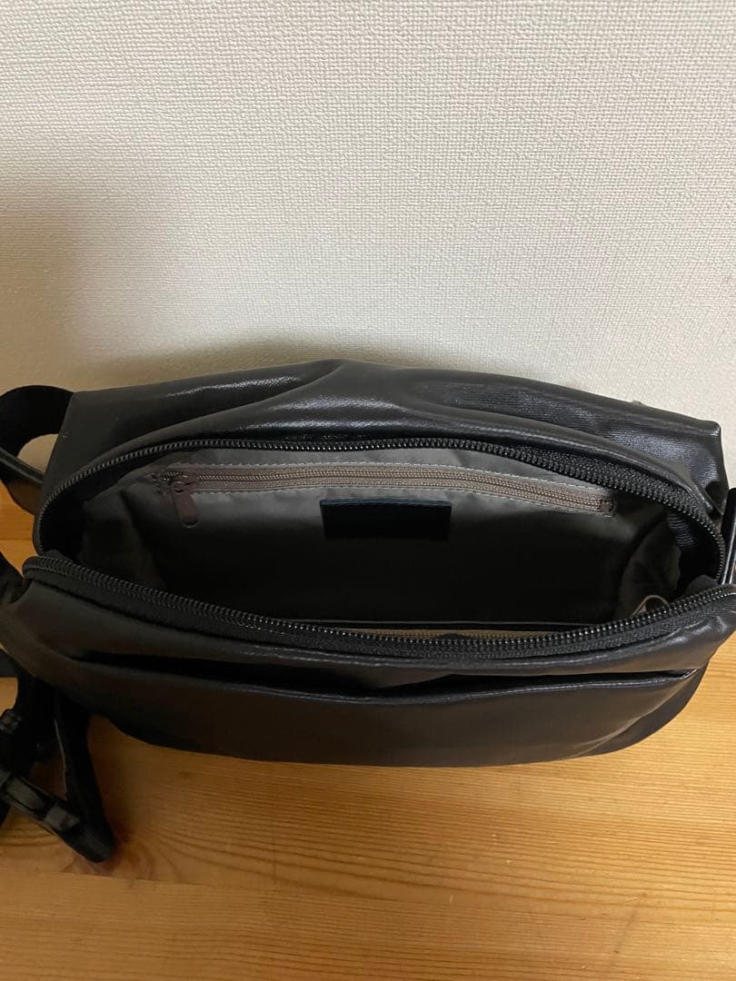 ペレボルサチアーズ ボディバッグ