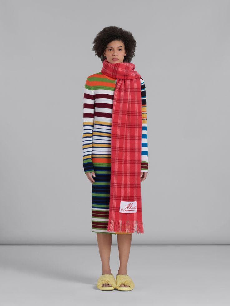 Marni マフラー 未使用 ピンク レッド