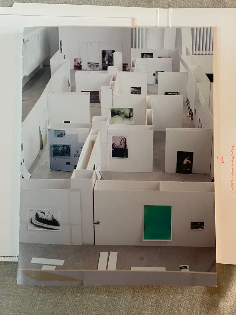 your body is yours ヴォルフガングティルマンス展覧会図録&解説