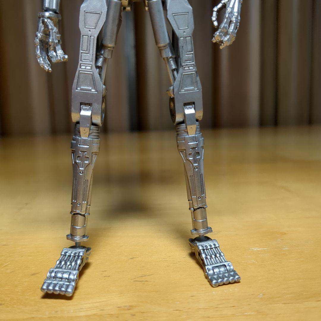 MAFEX No.206　ターミネーター2　T800(エンドスケルトン)