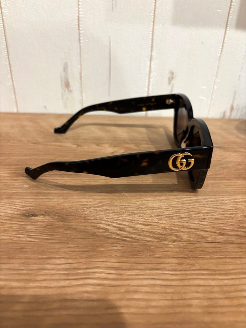 【meomeo】GUCCI ブラック サングラス 鼈甲 ブラウンレンズ