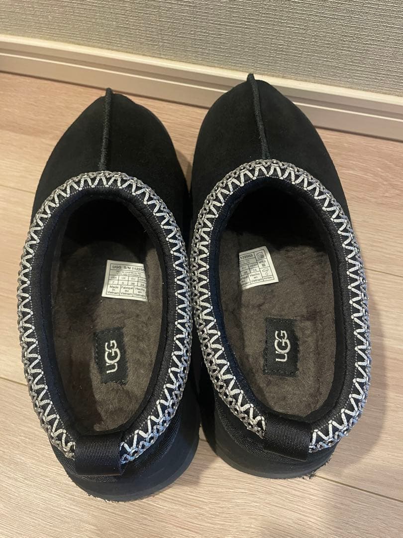 UGG タズ サボ　ブラック　24cm