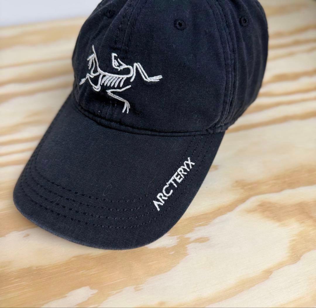 Old ARC’TERYX Black logo cap