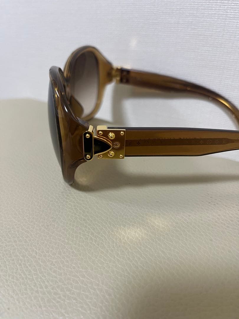 LOUIS VUITTON ラウンドサングラス
