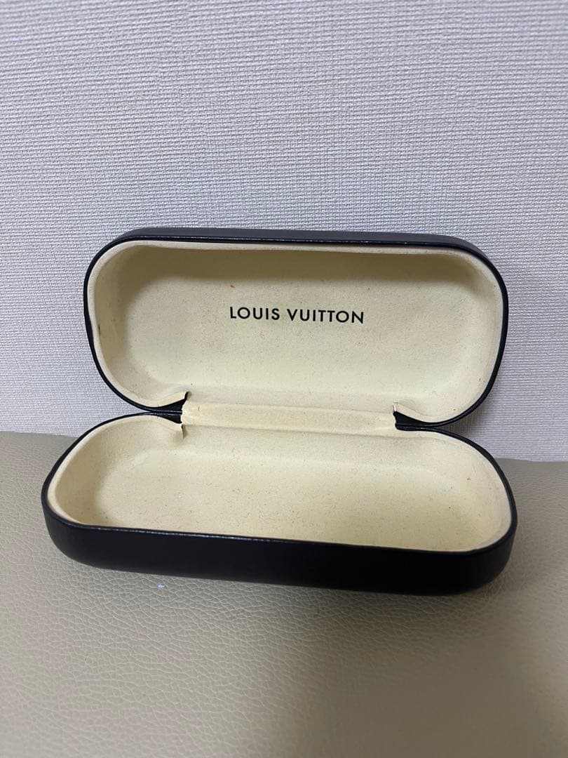 LOUIS VUITTON ラウンドサングラス