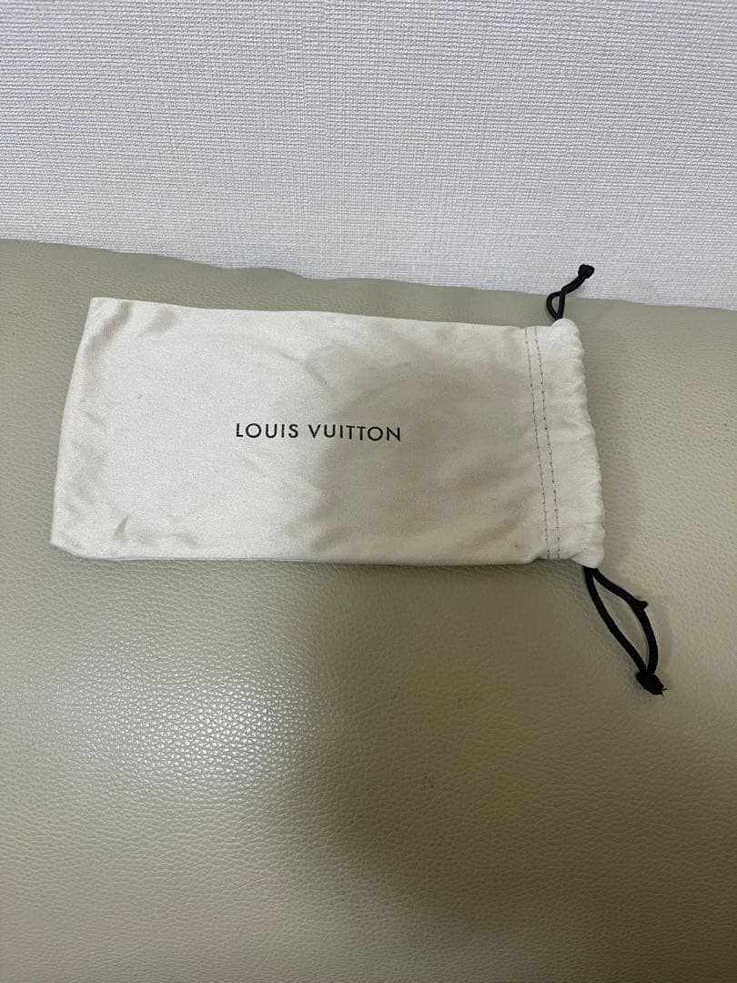 LOUIS VUITTON ラウンドサングラス