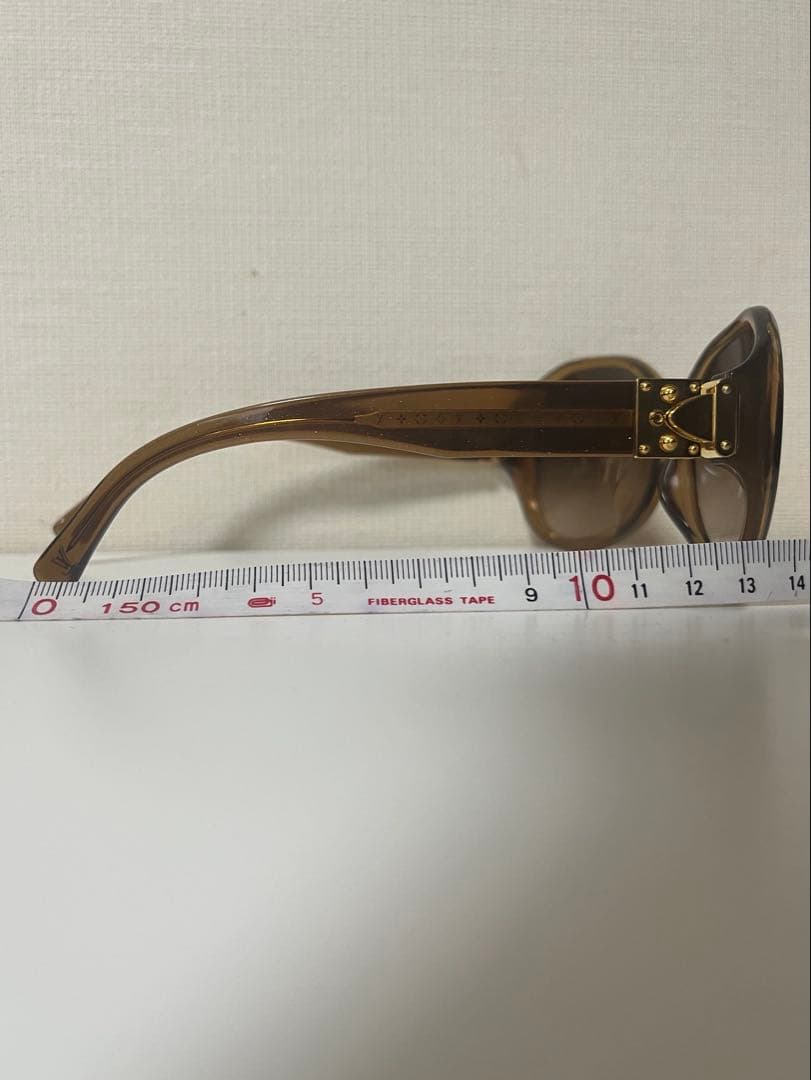 LOUIS VUITTON ラウンドサングラス