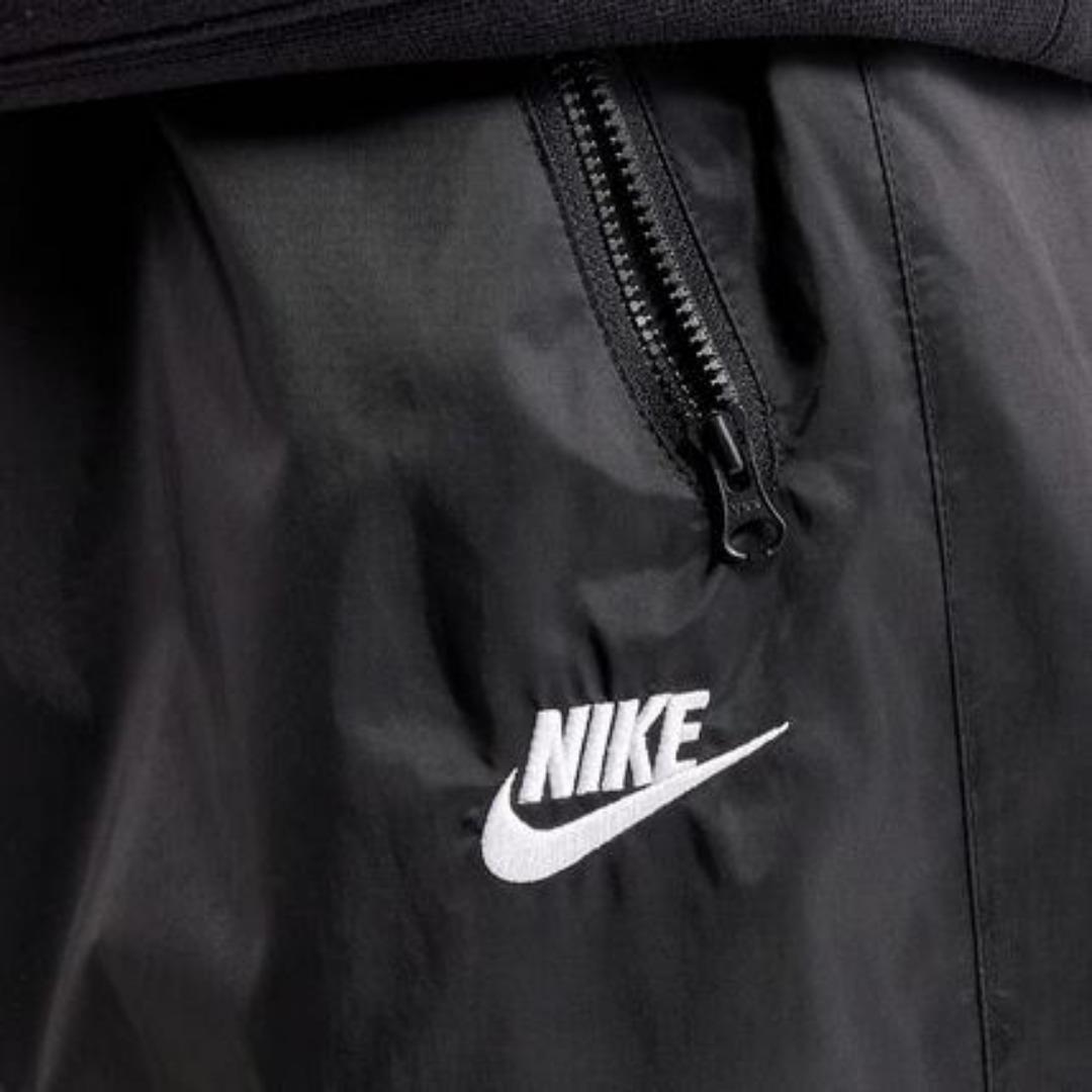 NIKE ウィンドブレーカーパンツ （68）